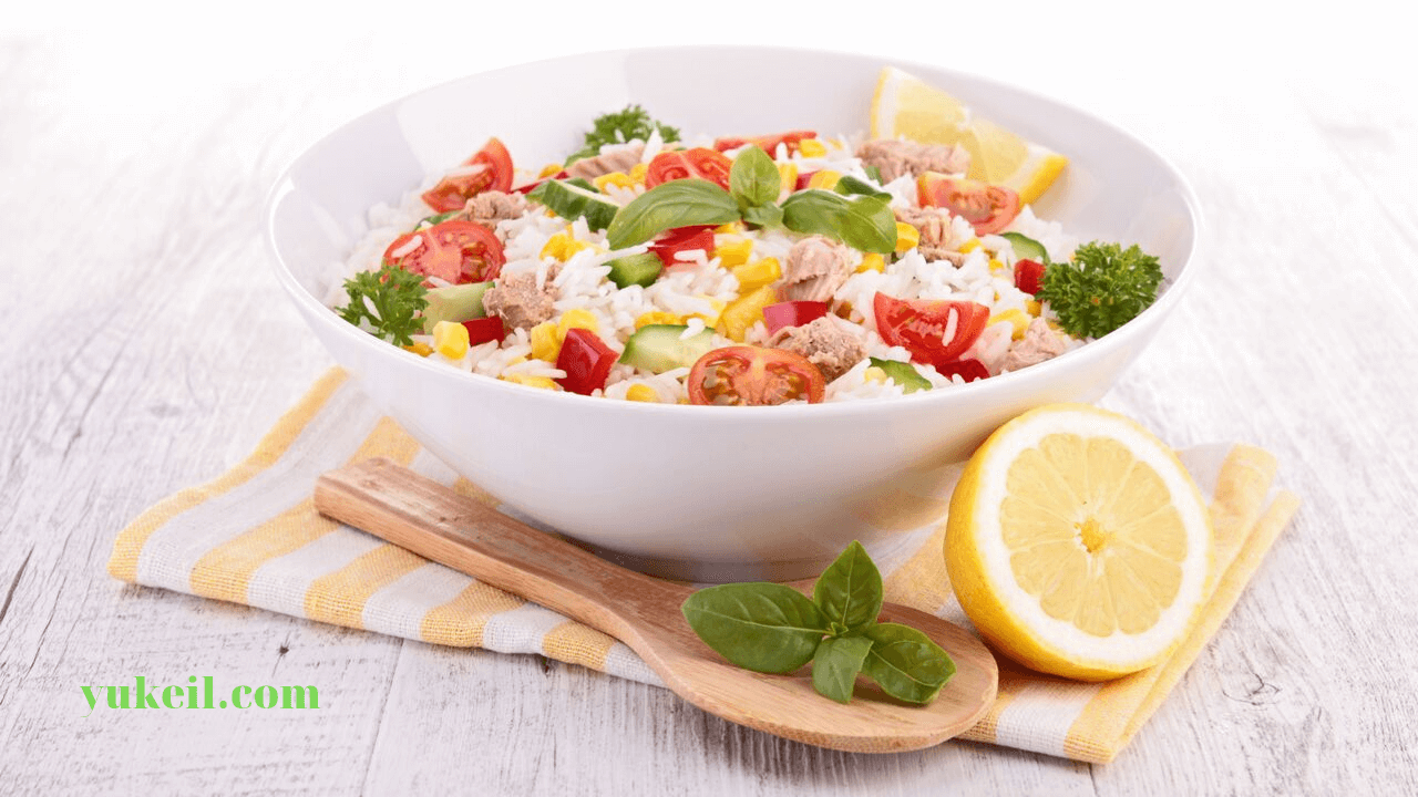 Sử dụng gạo lứt giảm cân xu hướng cho 2020 17 salad-gạo-lứt-giảm-cân